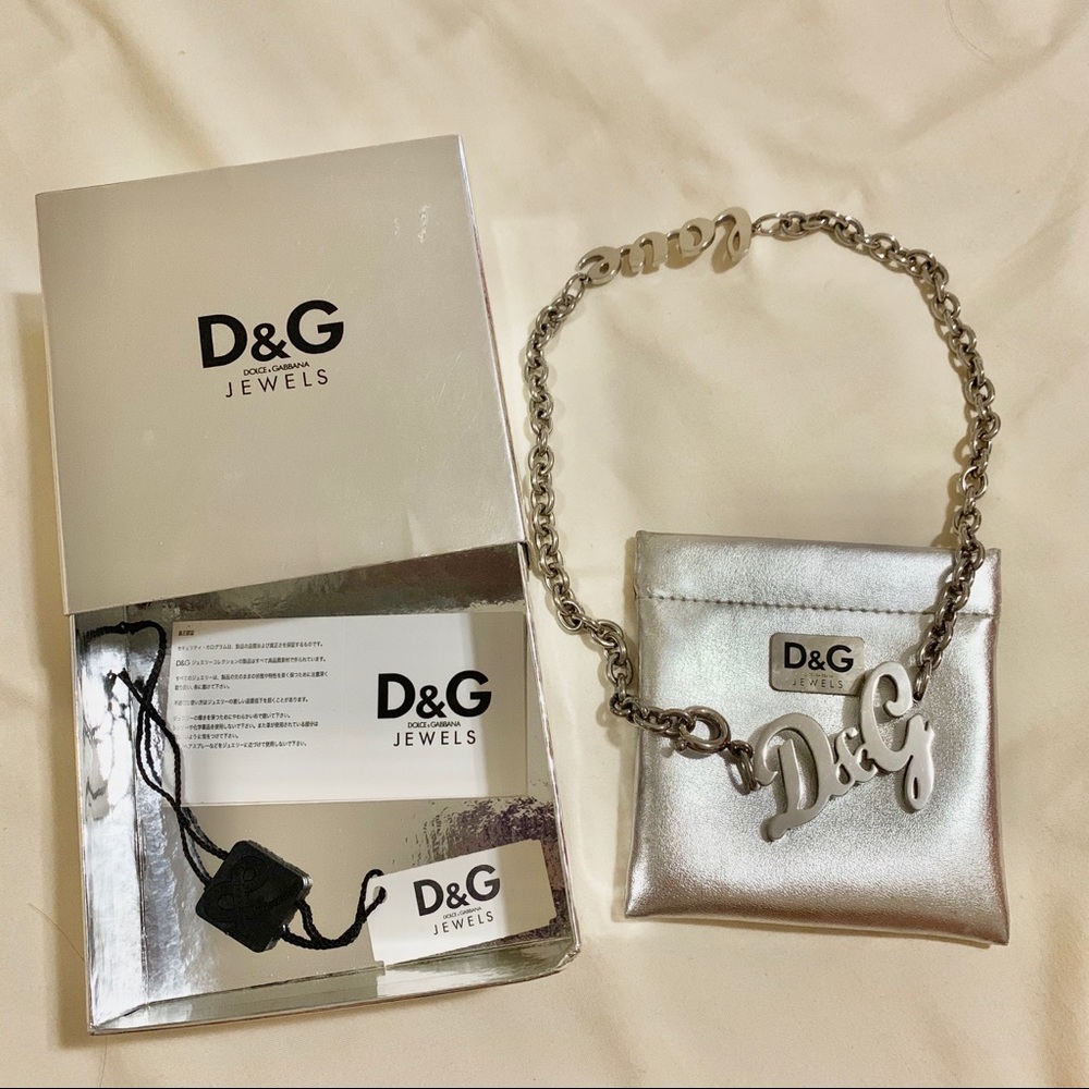 DolCe & Gabanna necklace love D&G logo